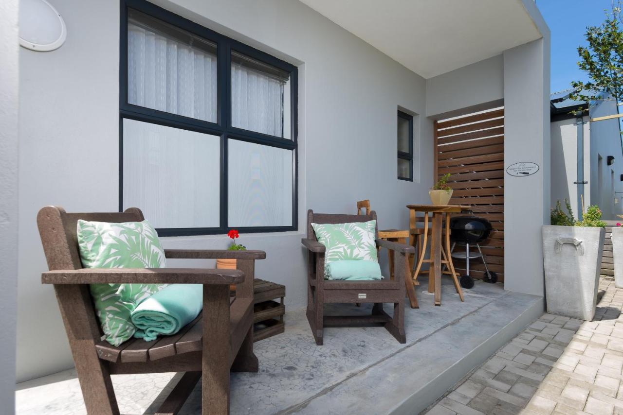 Stay At Friends Economic Rooms Malkopvlei Eksteriør bilde