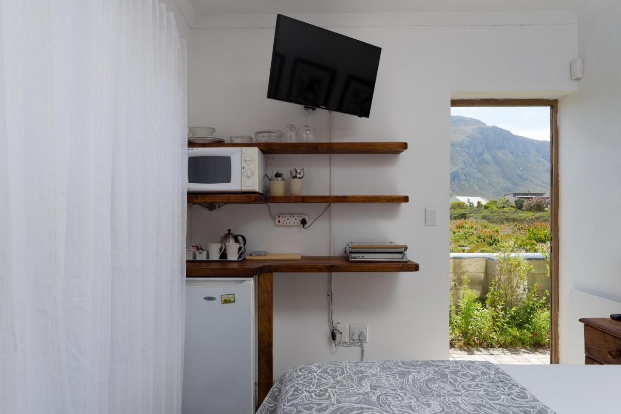 Stay At Friends Economic Rooms Malkopvlei Eksteriør bilde